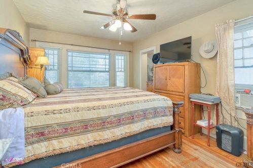 2400 Pacific Dr, Bakersfield CA 93306-4158 exterior