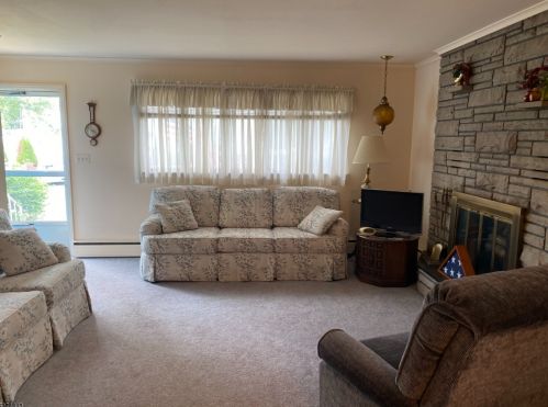 396 Hobart Ave, Paterson, NJ 07508-1302