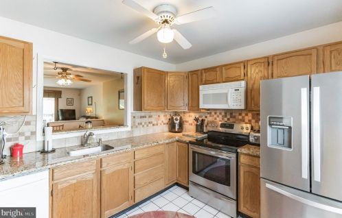 210 Moria Pl, Chester PA 19014-1264 exterior