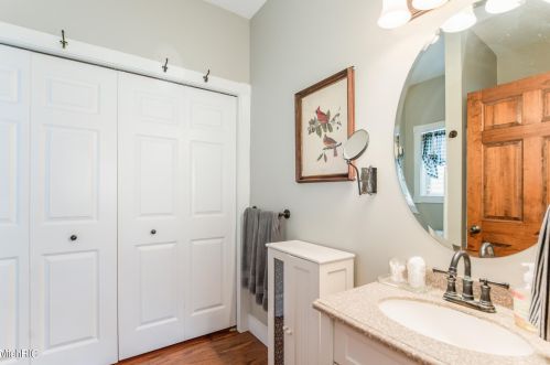 1758 Starr View Ln, Middlevle MI 49333-8061 exterior