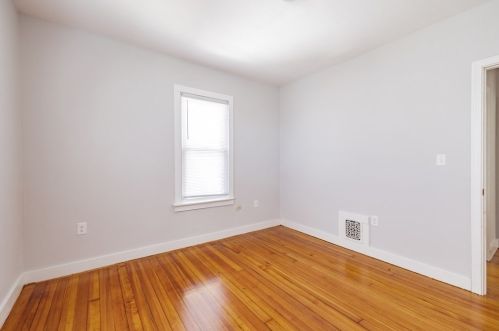 100 Massasoit St, Springfield MA 01107-1723 exterior