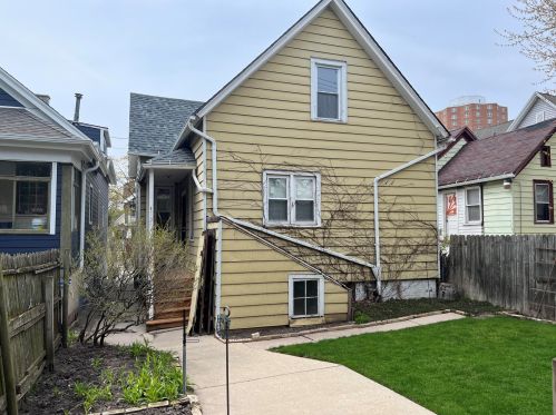 1846 Warren Ave, Milwaukee WI  53202-1639 exterior