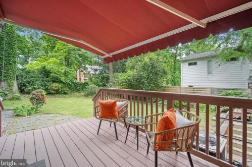 1524 Red Oak Dr, Silver Spring MD 20910-1549 exterior