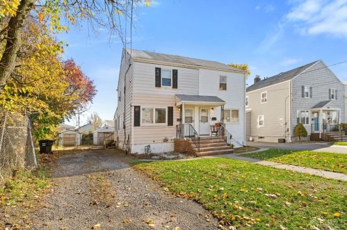 93 Koyen St, Perth Amboy NJ  08863-2051 exterior