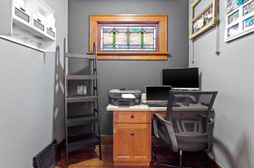 1015 76, Milwaukee WI 53214-3031 exterior