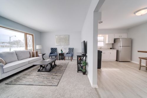 6667 19th St, Milwaukee, WI 53221-5218