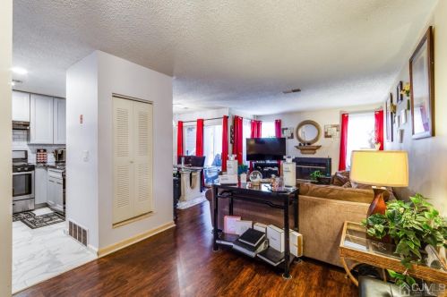 721 Edpas Rd, New Brunswick NJ 08901-3813 exterior