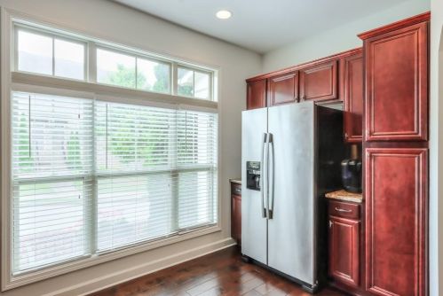 7360 Glisten Ave, Atlanta GA 30328-2876 exterior