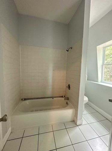 3 Fallkill Pl, Poughkeepsie NY  12601-1804 exterior