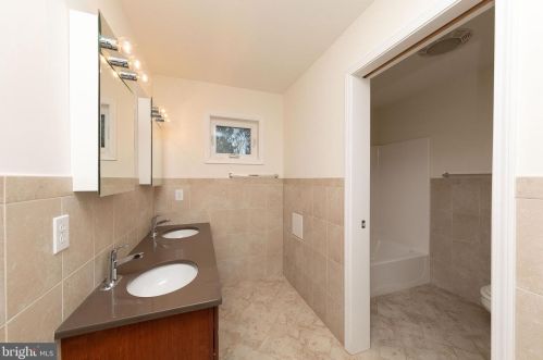 479 Pheasant Dr, Huntingdon Valley PA  19006-3047 exterior