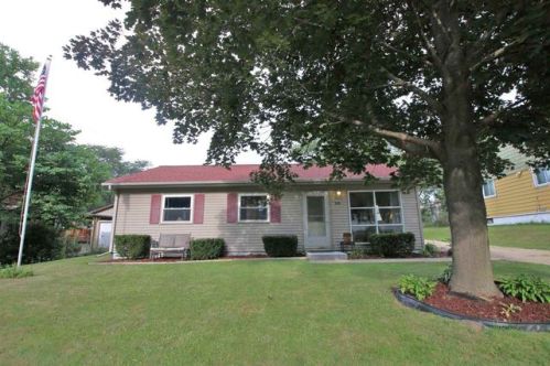 308 Mary St, Beverly Manor, IL 61571-3021
