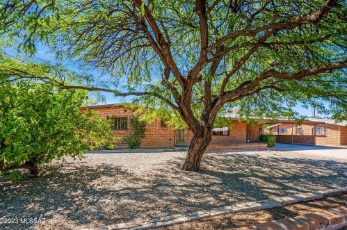 5820 9th St, Tucson, AZ 85711-3222