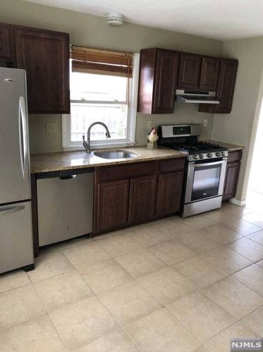 6 7th St, Paterson, NJ 07506-3802