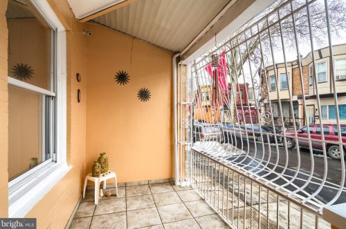 3646 9 St, Philadelphia PA 19140-4319 exterior