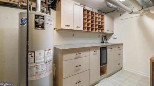 868 Broadmoor Rd, Huntingdon Valley PA 19006-2803 exterior