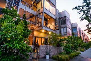 3264 Casitas Ave, Los Angeles CA  90039-2206 exterior