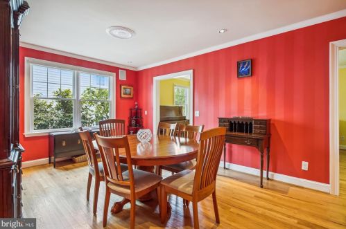 2417 Davis Ave, Alexandria VA  22302-3209 exterior