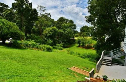 729 Crestview Ter, Gainesville GA 30501-3109 exterior