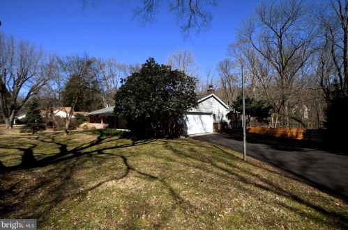 200 Timber Jump Ln, Media PA 19063-1131 exterior