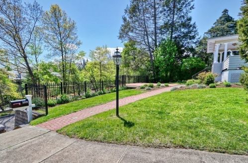 109 Commonwealth Ave, Boston MA exterior