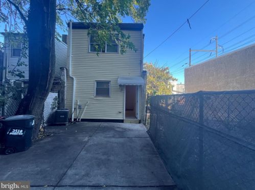 2510 Manton St, Philadelphia PA 19146-3916 exterior