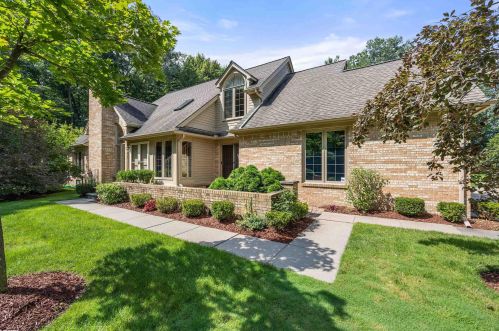 52064 Southview Rdg, Macomb Township MI 48042-1120 exterior