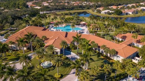 426 Springview Loop, Fort Pierce FL  34986-2663 exterior