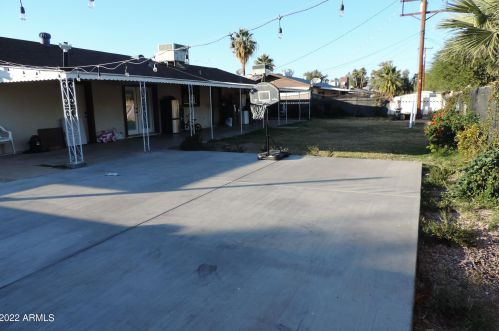 4001 61 St, Phoenix AZ 85033-1712 exterior