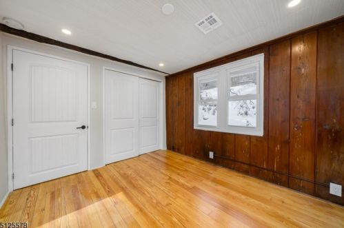 369 Shore Trl, Sparta NJ  07871-2045 exterior