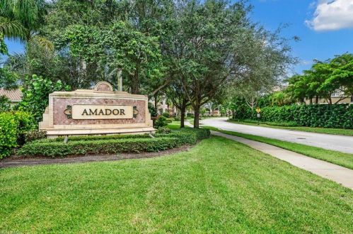 9279 Menaggio Ct, Naples FL 34114-9723 exterior