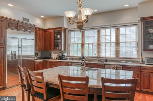 124 Bainbridge St, Philadelphia PA 19147-1866 exterior