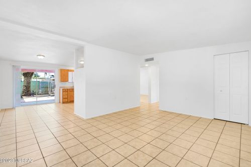 1318 Iowa Dr, Tucson AZ 85706-1415 exterior