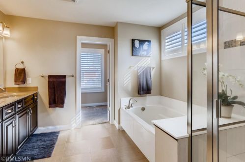 1710 Bluewater Ln, Saint Paul MN 55129-6236 exterior