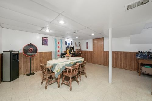 6625 64 St, Chicago IL 60638-4915 exterior