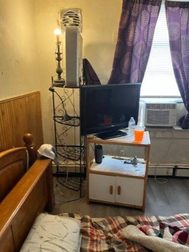 33 Gilbert St, Woonsocket RI 02895-6408 exterior