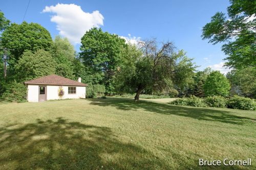 1056 60 St, Grand Rapids MI 49508-7069 exterior