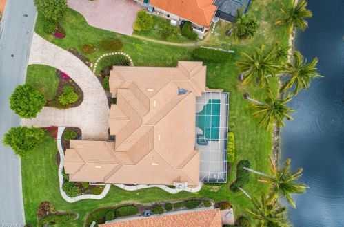 15280 Burnaby Dr, Naples, FL 34110-7929