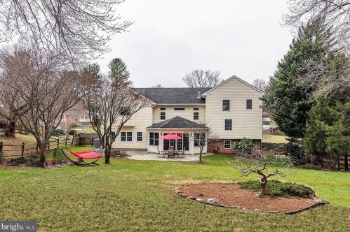 11801 Ambleside Dr, Rockville MD 20854-2109 exterior