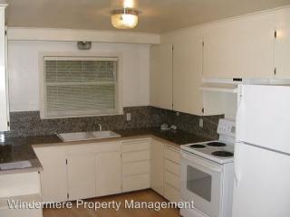 13032 4th Ave, Seattle WA  98177-4209 exterior