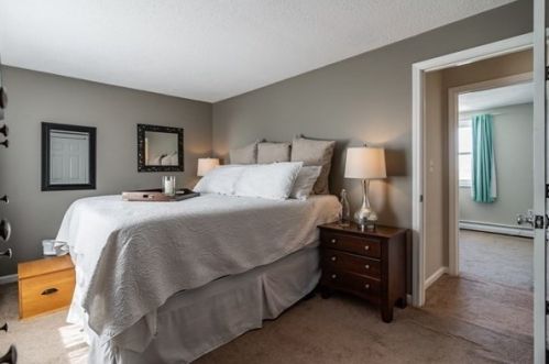 18 Hingston St, Peabody MA 01960-5825 exterior