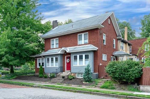 963 Milton St, Pittsburgh, PA 15218-1031