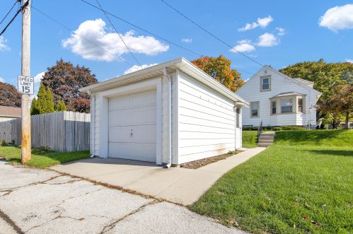 3765 15 St, Milwaukee WI 53206-2908 exterior