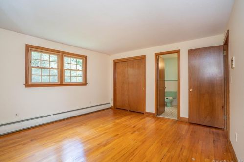 66 Lamplighter Ln, Hartford CT 06111-5232 exterior