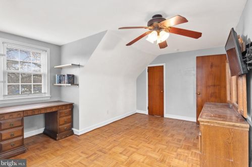 581 Kings Hwy, Camden NJ 08106-2207 exterior