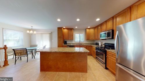 7500 Fordson Rd, Alexandria VA 22306-2222 exterior