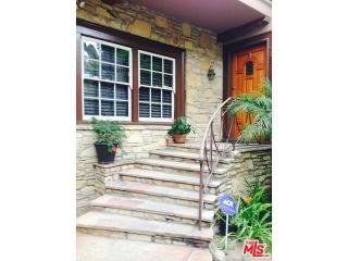 9127 Phyllis St, Los Angeles CA  90069-3115 exterior