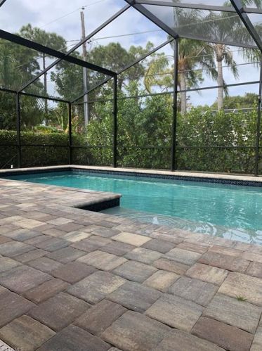 549 100th Ave, Naples, FL 34108-2235