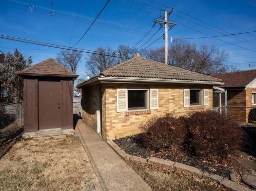 6471 Devonshire Ave, Saint Louis MO 63109-2505 exterior