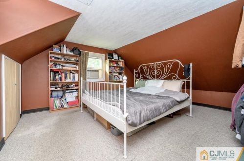 126 Park Ave, Iselin NJ 08830-2303 exterior