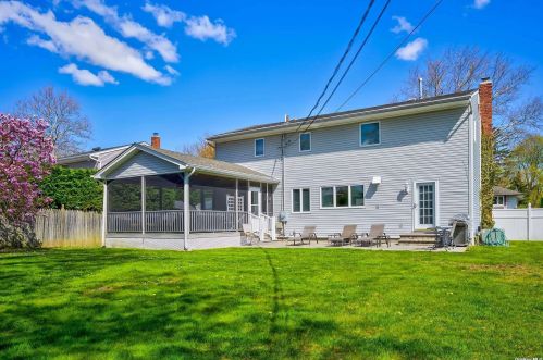 4 Inwood Pl, Huntington Station NY 11747-1519 exterior